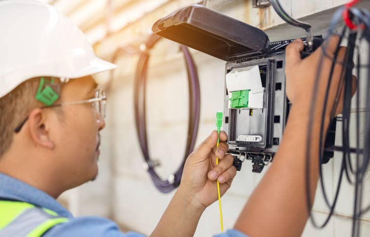Optical Power Meter | Techician Connects to OPM Datasheet